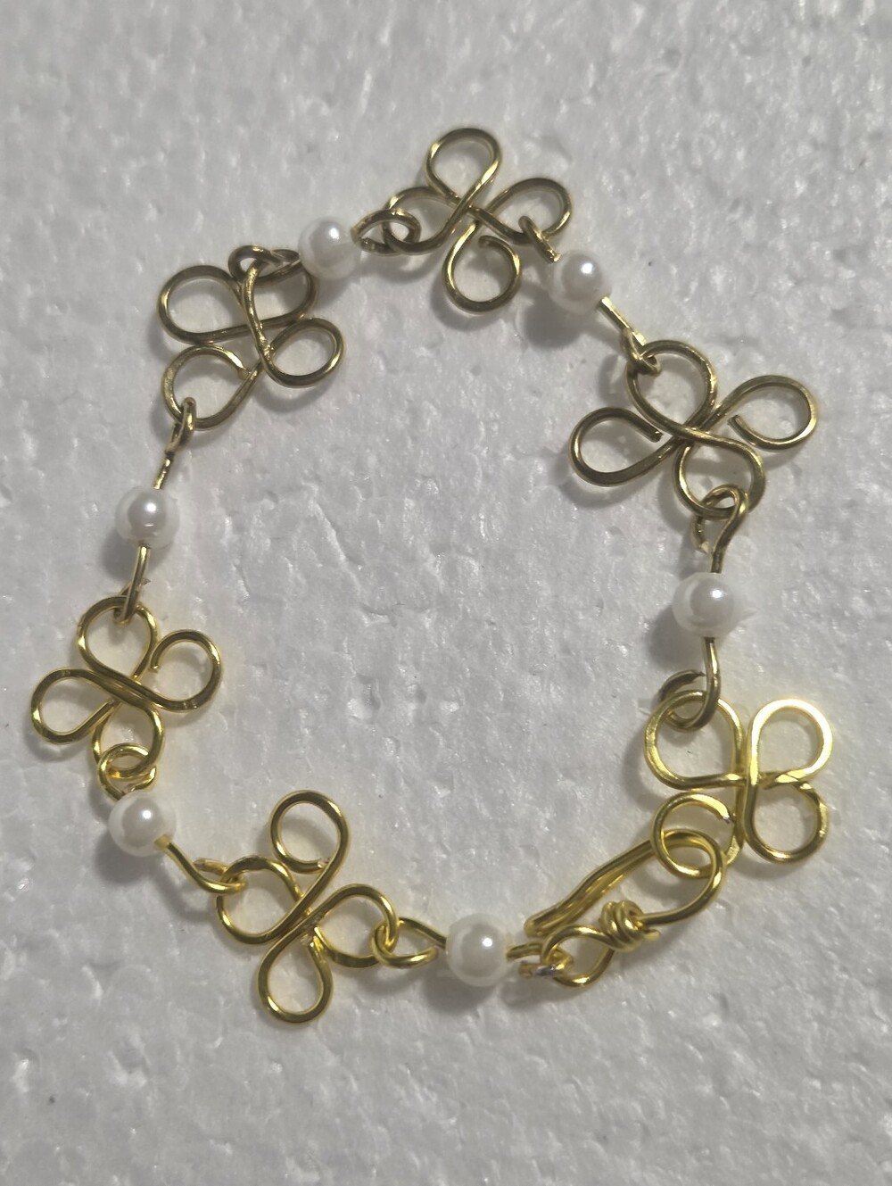 Handcrafted Gold Clover Link Bracelet with White Pearls - Women Jewelry